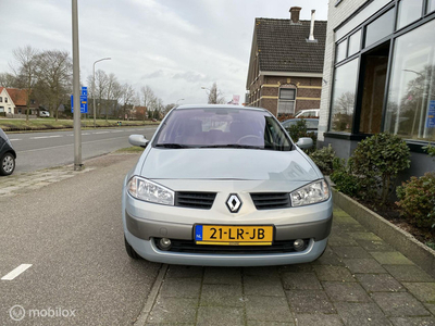 Renault Megane 2.0-16V Privilège Luxe Automaat