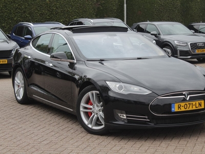 Tesla Model S 85 Signature Performance / GRATIS Supercharge / Panoramadak / Camera / Luchtvering / Keyless / Leder / Stoelverwarming