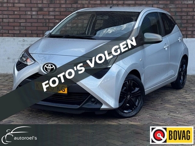 Toyota Aygo 1.0 VVT-i x-play / Navigatie By App /