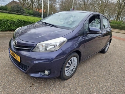 Toyota Yaris 1.3 VVT-i Dynamic, 5 Dris, Automaat!!