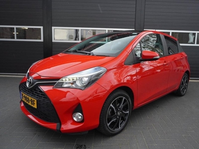 Toyota Yaris 1.3 VVT-i Dynamic Airco/Navi/Pano.dak/CC/Camera/Trekhaak