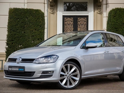 Volkswagen Golf 1.2 TSI AllStar Trekhaak | Pano | Xenon | 19 inch