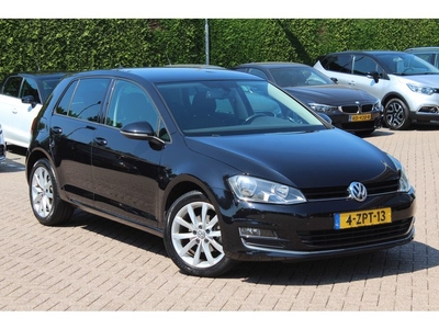 Volkswagen Golf 1.2 TSI Highline / Camera / Navigatie /