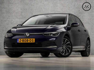 Volkswagen Golf 1.5 eTSI R-Line Sport 150Pk Automaat (APPLE CARPLAY, GROOT NAVI, SFEERVERLICHTING, ELEK BESTUURDERSSTOEL, ALCANTARA, IQ LED, KEYLESS, STOELVERWARMING, NIEUWSTAAT)