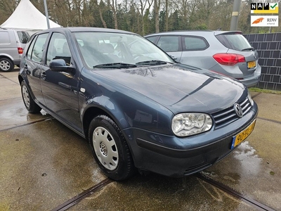 Volkswagen Golf 1.6 5-deurs AUTOMAAT/airco *apk:01-2025*