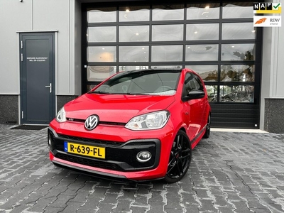 Volkswagen UP! 1.0 TSI GTI 147 PK!! Uniek Milltek uitlaat.