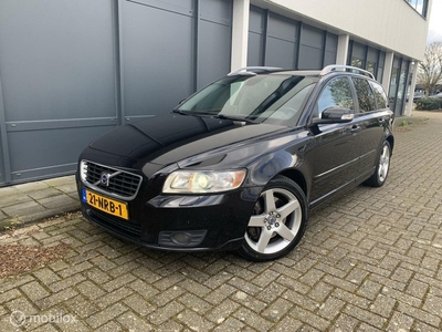 Volvo V50 2.4 D5 Aut GERESERVEERD!