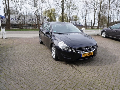 Volvo V60 1.6 T3 TREKHAAK CLIMA NAVI