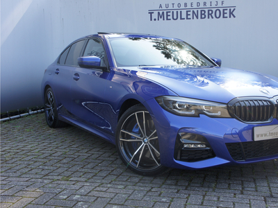 BMW 3-SERIE 320i M pakket, head up, schuifdak,