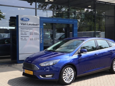 Ford Focus 125PK TITANIUM 5-DEURS NAVI CLIMA CRUISE STOELVERWARMING LM-VELGEN PARK-SENSOREN TREKHAAK-WEGKLAPBAAR