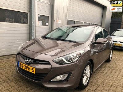 Hyundai I30 1.6 GDI-Navi-Clima-Cruise-Camera-Velgen-Trekhaak