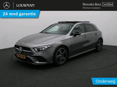 Mercedes-Benz A-Klasse 180 AMG Nightpakket | Panoramadak | Car Play | Parkeerpakket met Camera | Stoelverwarming | LED | Navigatie | Inclusief 24 maanden Mercedes-Benz Certified garantie voor Europa.