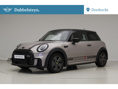 MINI MINI 3-deurs Cooper Rockingham GT Edition | Achteruitrijcamera | Visibility package | Glazen panoramadak | Extra getint glas in achterportierruiten en achterruit | Elektrisch verwarmde voorstoelen | Park Assistant