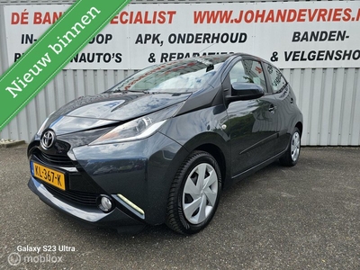 Toyota Aygo 1.0 VVT-i x-play I Camera I NAP I Dealer onderh.