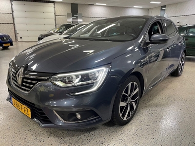 Renault Megane 1.3 TCE 140pk BOSE Navigatie LM17 Keyless Led PDC Multimedia