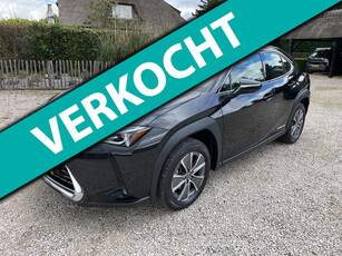 Lexus UX 300e Business 54 kWh 16000 km.