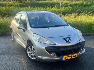 Peugeot 207 1.6 VTi XT