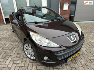 Peugeot 207 CC 1.6 VTi Griffe / Leder / PDC / Cruise / Clima / AUX / LM / Cabrio