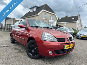 Renault Clio 1.2 Authentique Basis (bj 2005)