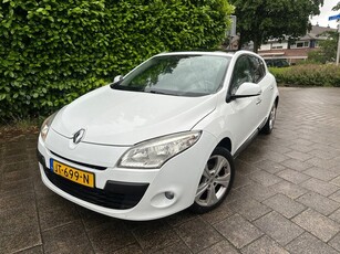 Renault Mégane MET PANO DAK, CRUISE CONT & JAAR APK!