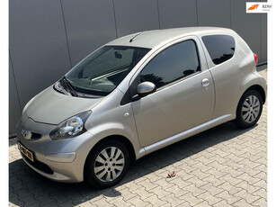 Toyota Aygo 1.0 leren bekeding airco weinig KM