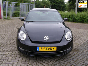 Volkswagen BEETLE 1.2 TSI Design BlueMotion met navigatie en cruise en dual climate climate control