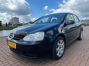 Volkswagen Golf 1.6 FSI