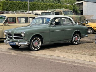 Volvo Amazon 121 vroeg model met originele details in prachtige kleurstelling.