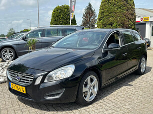 Volvo V60 1.6 T4 Momentum Benzine Automaat 2011 Trekhaak Zwart