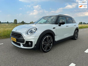 Mini Cooper Clubman 1.5 Chili met JCW pakket, sportstoelen, navi, panoramadak, PDC, etc.