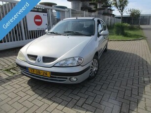 Renault Mégane 1.4-16V Expression (bj 2002)