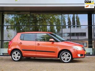 Skoda Fabia 1.4-16V Sport Airco/Xenon/Cruise/Lmv/Nap/Boekjes