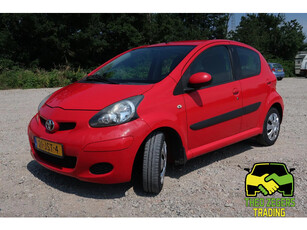 Toyota Aygo 1.0-12V Comfort Leuke Aygo, goed onderhoudenen een nieuwe APK.