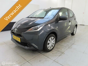 Toyota Aygo 1.0 VVT-i x Airco/Cruise/5deurs