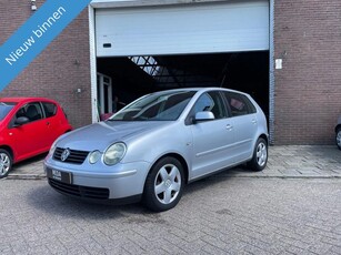 Volkswagen Polo 1.4-16V Highline Automaat Airco