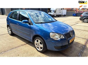 Volkswagen Polo 1.4-16V TRENDLINE 5 DRS. AIRCO NAVIGATIE