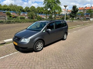 Volkswagen Touran 1.6-16V FSI Business Airco Trekhaak Cruise