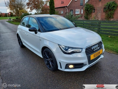 Audi A1 Sportback 1.4 TFSI Ambition S-line