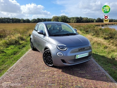 Fiat 500e 42 kWh La Prima Pano Leder Cruise Incl.