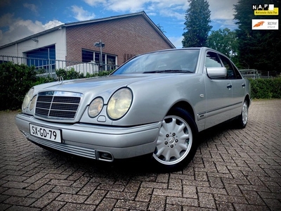 Mercedes-Benz E-klasse 320 Avantgarde, zeer mooie