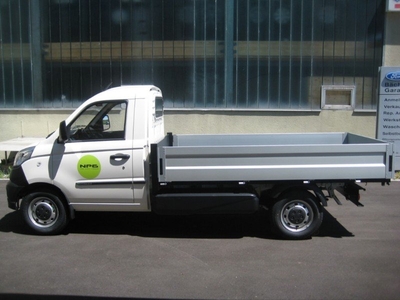 PIAGGIO LPG - BENZINE PICK UP MET LAADBAK