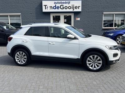 Volkswagen T-Roc 1.5 TSi Premium NAV. CAMERA LED