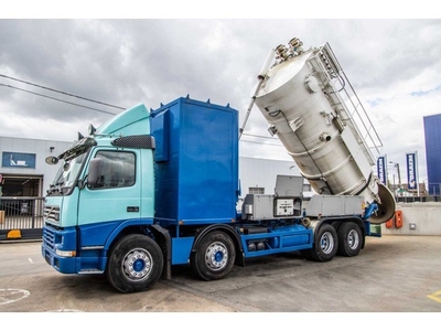 Volvo FM 420+ASPIRATRICE HUWER 14.000L+Pompe Neuf