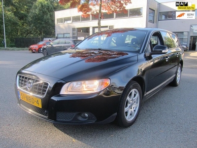 Volvo V70 2.4D Kinetic NAVI CLIMA CRUISE TREKHAAK EX BPM