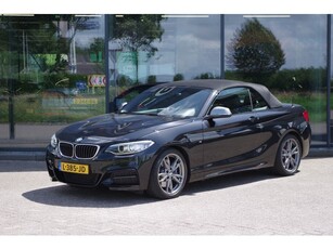 BMW 2 Serie Cabrio M235i 327 PK Automaat High Executive