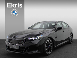 BMW i5 Sedan M60 xDrive | M Pack Pro | Travel Pack | Comfort Pack - Hi Five