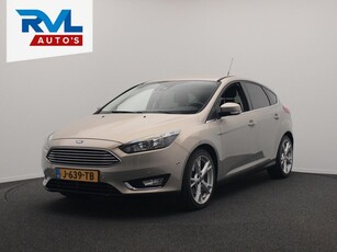 Ford Focus 1.5 Titanium Trekhaak Stoel/Stuur Verwarming