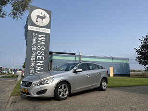 Volvo V60 T3 Momentum Business | Trekhaak |