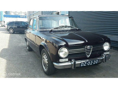 Alfa Romeo Giulia 1300 SUPER