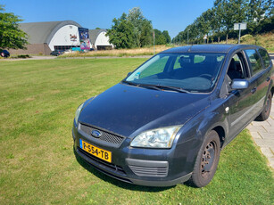 Ford Focus Wagon 1.6-16V Trend